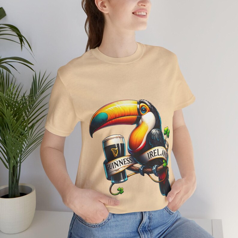 Unisex Vintage-Style Toucan Graphic Tee Top | Ireland & Guinness-Inspired | Retro Softstyle T-Shirt for Beer Enthusiasts | Unique Irish Gift