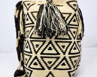Multicolor large Wayuu bag beige black and black triangles