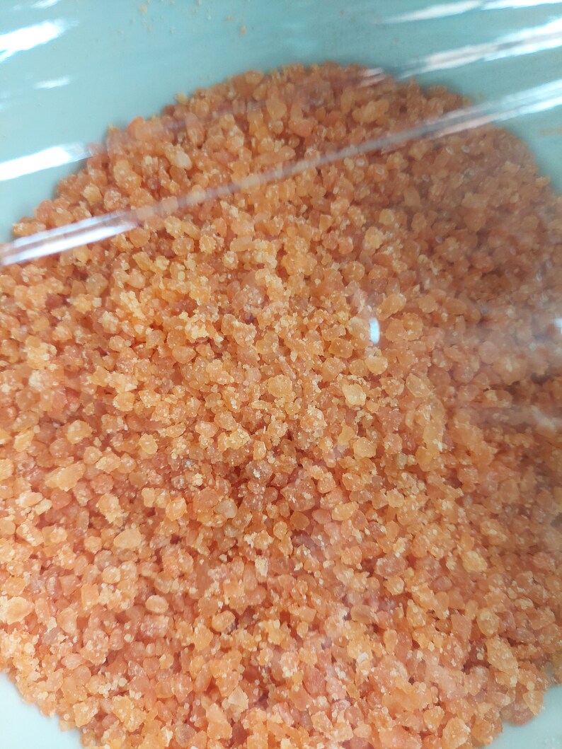 Foaming Himalayan bath salts image 3