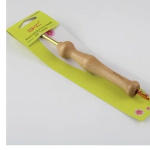 Wooden Handle Punch Needle – Thick Tip Embroidery Tool for Yarn, Rug Making & DIY Crafts