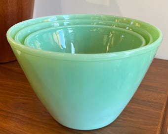 Rare Mid Century Fire King Jadeite Nesting Bowls - Set of Three