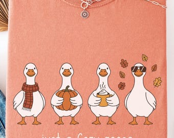 Just a Cozy Goose Shirt, Funny Fall Goose Lover Tee, Cute Autumn Animal Top, Cozy Farm Aesthetic Outfit, Pumpkin Spice Season Gift 2025