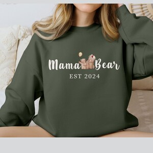 Personalized Mom Sweatshirt, Custom Mama Bear Shirt, Mom Sweater For Mother’s Day, Dad Sweatshirt for Fathers Day gift for expecting Parents