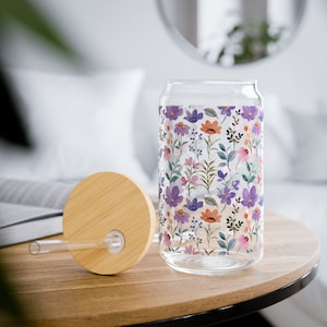 Floral Glass Cup with lid, Toile Flower Pattern Sipper Glass, 16oz, Floral Iced Coffee Cup, Glass Tumbler Cup with Lid & Straw, Nature Mug