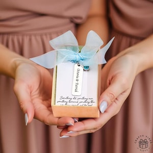 Ciondolo "Something Blue" per la sposa: brillantezza con cristalli trasparenti - Ciondolo personalizzato per il bouquet, ricordo del matrimonio, confezionato in scatola regalo, fatto a mano.
