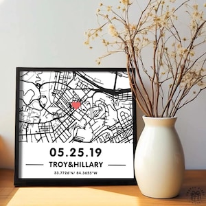 Personalisierte Landkarte Rahmen mit Namen Hand gezeichnete Karte Zeichen Personalisierte Ort Kunst Straßenkarte Plakette gerahmt Jahrestag Hochzeitsgeschenk für Paar