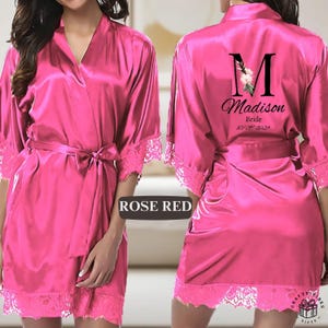 Floral Satin Robe - Brautparty Kimono mit benutzerdefinierter Stickerei - leichter Satin, elegantes Blumenmuster, mehrere Größenoptionen