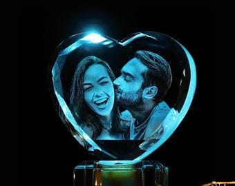 Corazón fotográfico de cristal con retrato 3D personalizado: Lámpara de recuerdo grabada, alimentada por USB, regalo personalizado para parejas / Cristal transparente, lámpara de mesita de noche
