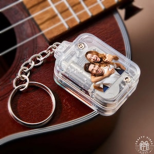 Mini Album Sky City Keychain: Hand Crank Melody - Custom Photo, Music Lover Keepsake, Compact Size, Durable Materials