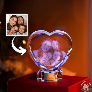 Cadre photo personnalisé coeur gravé en cristal : portrait souvenir 3D laser, décoration lumineuse romantique | Cristal, alimenté par USB, 3,5 x 3,1 pouces