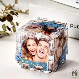 Kundenspezifisches Foto-Zauberwürfel-Puzzle - Paare, Erinnerungsgeschenk, personalisiertes romantisches Andenken - Polycarbonat, 5,5 cm, Schlüsselbundanhänger