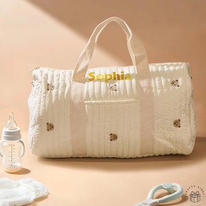 Custom bear print maternity bag with name embroidery, ideal pregnancy gift for mom-to-be
Large canvas hospital bag with baby name printed on the front.