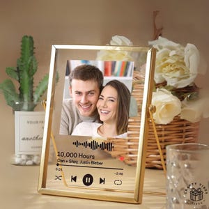 Custom Photo Frame Music Scan Plaque: Personalized Golden Acrylic Keepsake (Engraved Song Code, Metal Support, Tabletop Display)