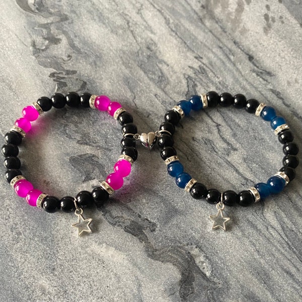 Matching pink and blue magnetic heart charm glass bead friendship bracelets, couples beaded jewelry || tv girl inspired matching bracelets