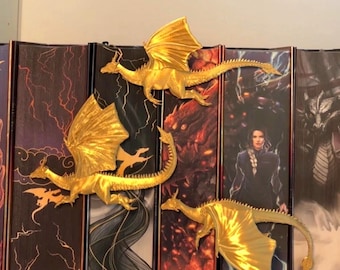 3D Drachen als Spine Hugger / Buchrücken, der zwischen deinen Büchern deine Geschichten bewacht - Deine Fantasybegleiter - Artikelnr.: D-SHD