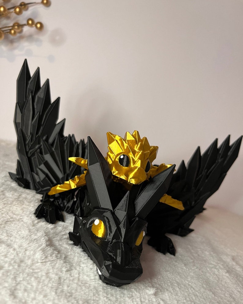 Das Drachendou in schwarz und gold inspiriert von Fourth wing Tairn und Andarna