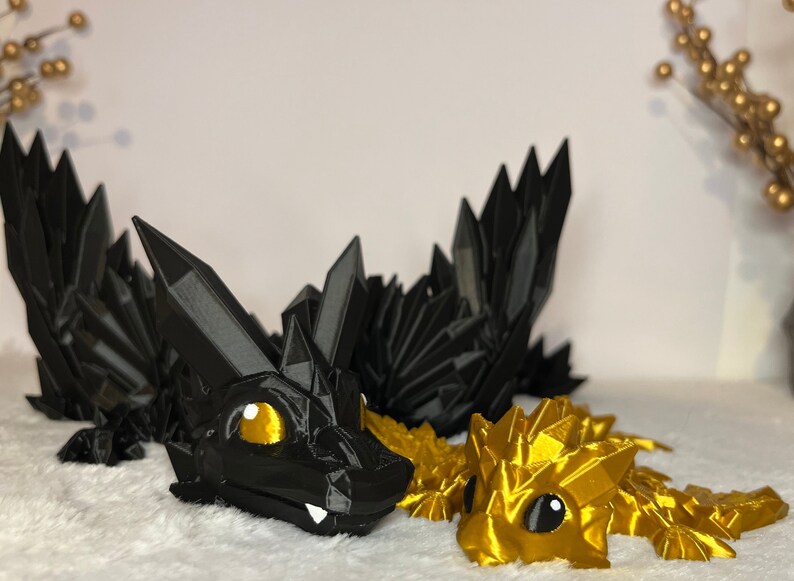 Das Drachendou in schwarz und gold inspiriert von Fourth wing Tairn und Andarna