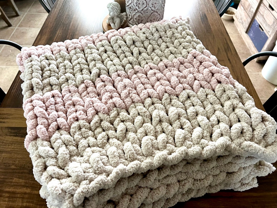 Chunky Knit Blanket Handmade, Big, Cozy Knit Blanket Beautiful Home