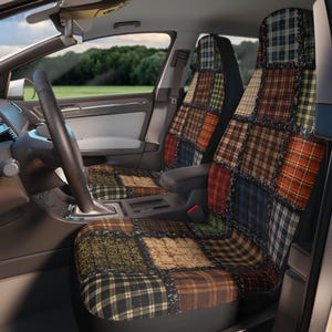 Set med lapptäcke i bilens sätesöverdrag, rutigt tartan-fordonsskydd, rustika biltillbehör i stugstil, inredning i vintagestil, present
