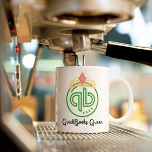 Taza de café QuickBooks Queen de 325 ml / Regalo divertido para contables, contadores públicos, humor financiero, oficina, impuestos