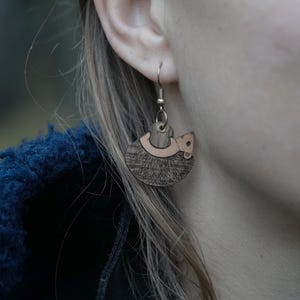 Orecchini a forma di riccio, orecchini, legno, gioielli in legno, gioielli naturali, orecchini con animali, gioielli con animali, animali della foresta