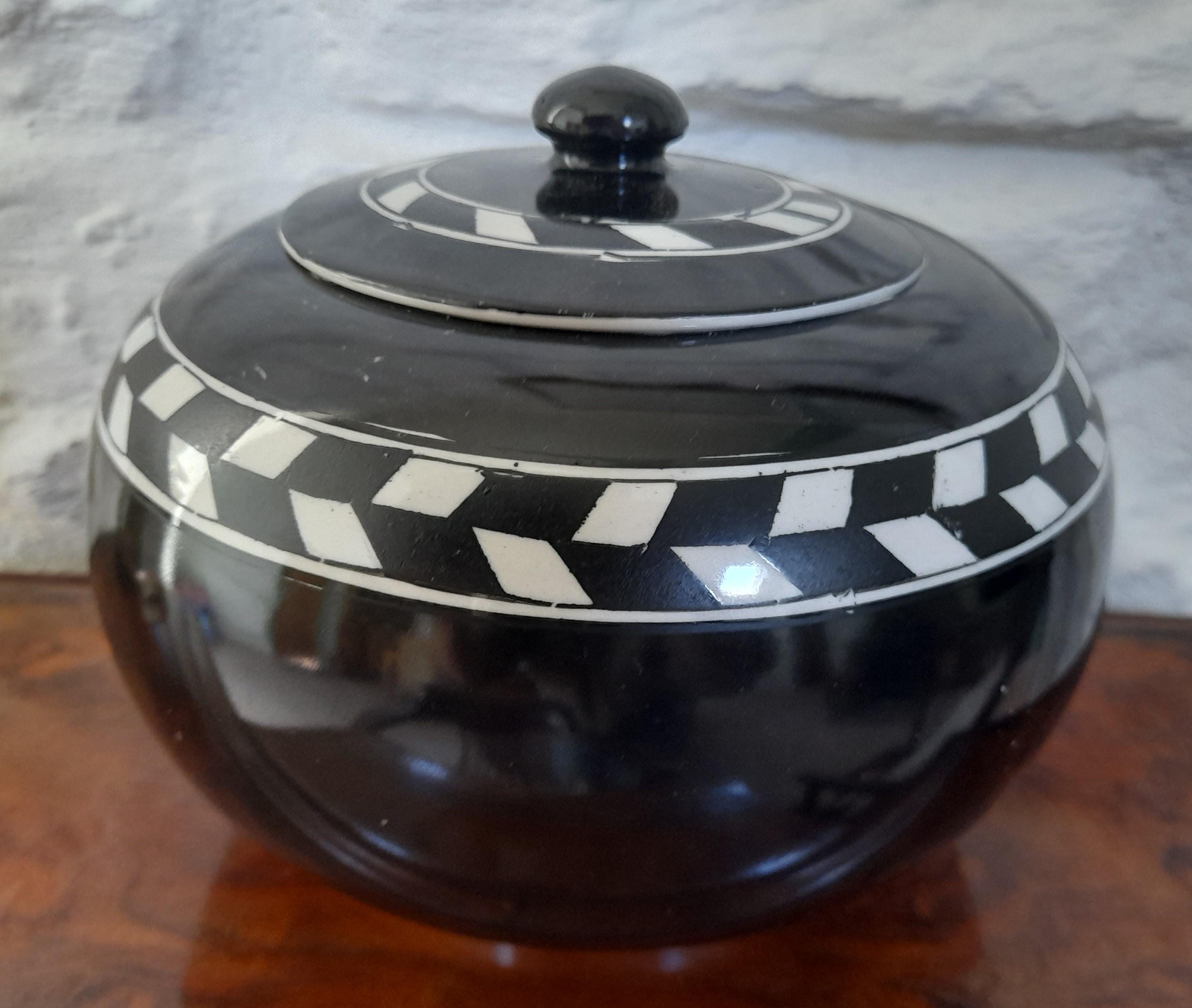 ＊Carlton ware walking Sugar Bowl & Lid＊ Vintage Walking Ware Sugar Bowl or Preserves Pot. Vintage Carlton