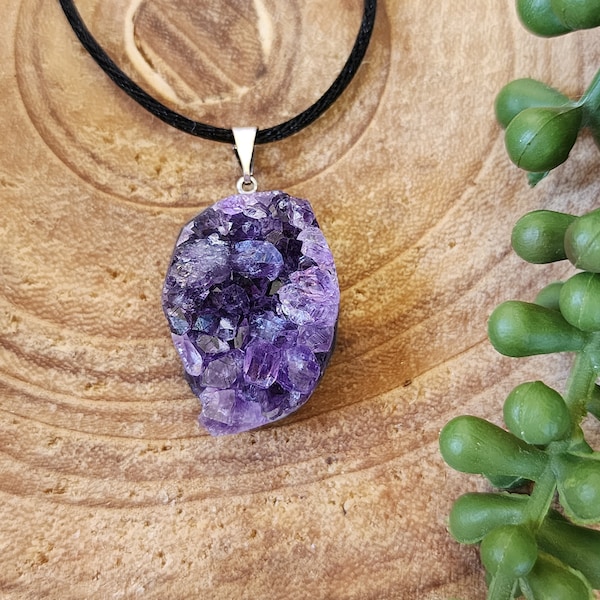 Amethyst Geode Necklace, Amethyst Pendant Necklace, Natural Amethyst Necklace, Gift for Her, February Birthstone Necklace, Amethyst Gift