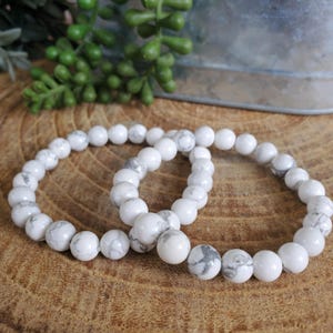 Howlite Bracelet, Beaded Bracelet, Crystal Bracelet, Natural Howlite, Peace, Patients, Clears thoughts, Promotes Wisdom, Calms the Mind