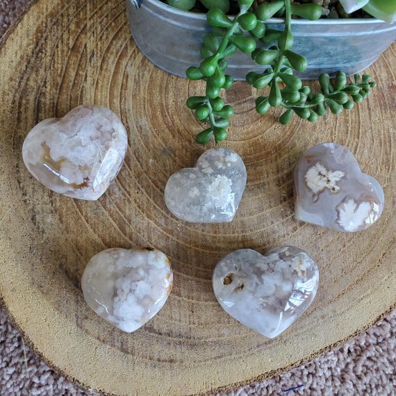 Flower Agate Heart Crystal #1 – Mercuryxshop Heart-Shaped Flower Agate Stone Decor display picture 1