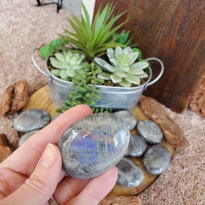 Labradorite Palmstones, High Quality Purple Flash Labradorite, Strengthens Psychic Abilities, Calming Crystal, Natural Labradorite