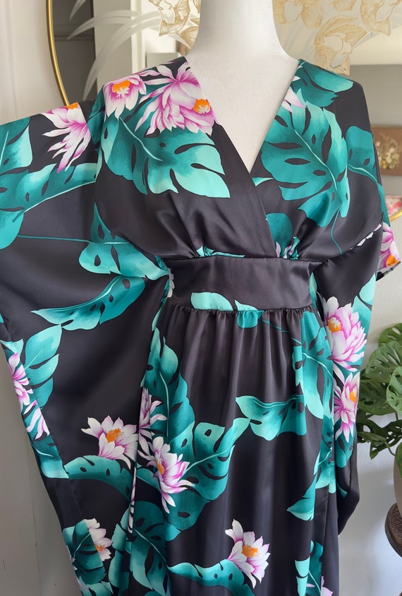 Vintage 90’s Botanical Hawaiian Caftan