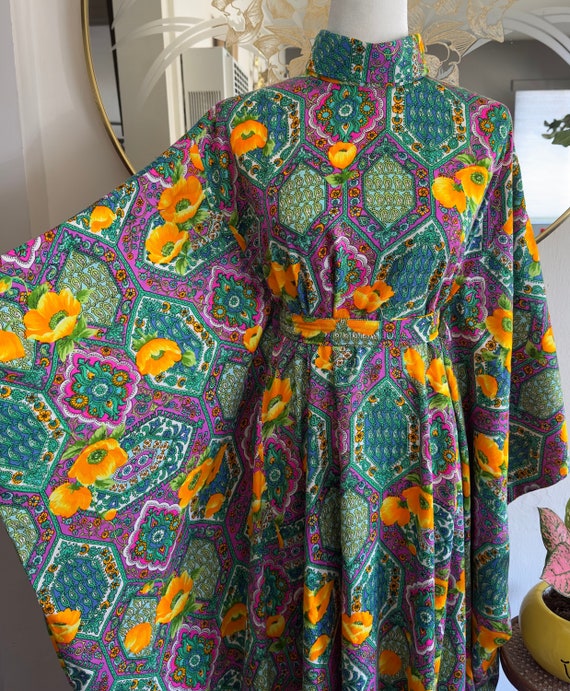 Vintage 70’s Homemade Psychedelic Poppy Caftan - image 1
