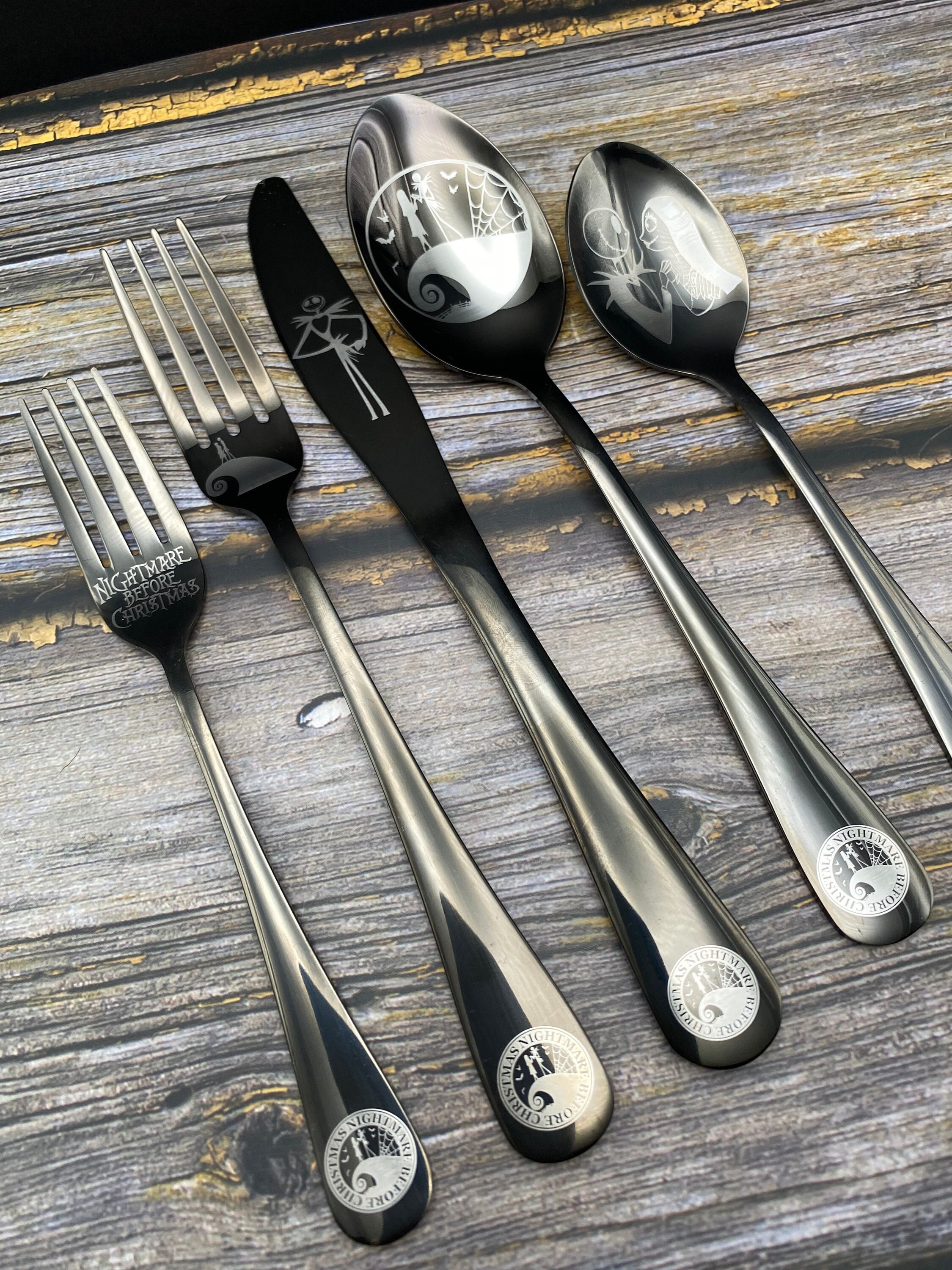 5 Piece Black Silverware Set - Christmas Nightmare - Kitchen 5 Piece Black Silverware Set - Christmas Nightmare - Kitchen