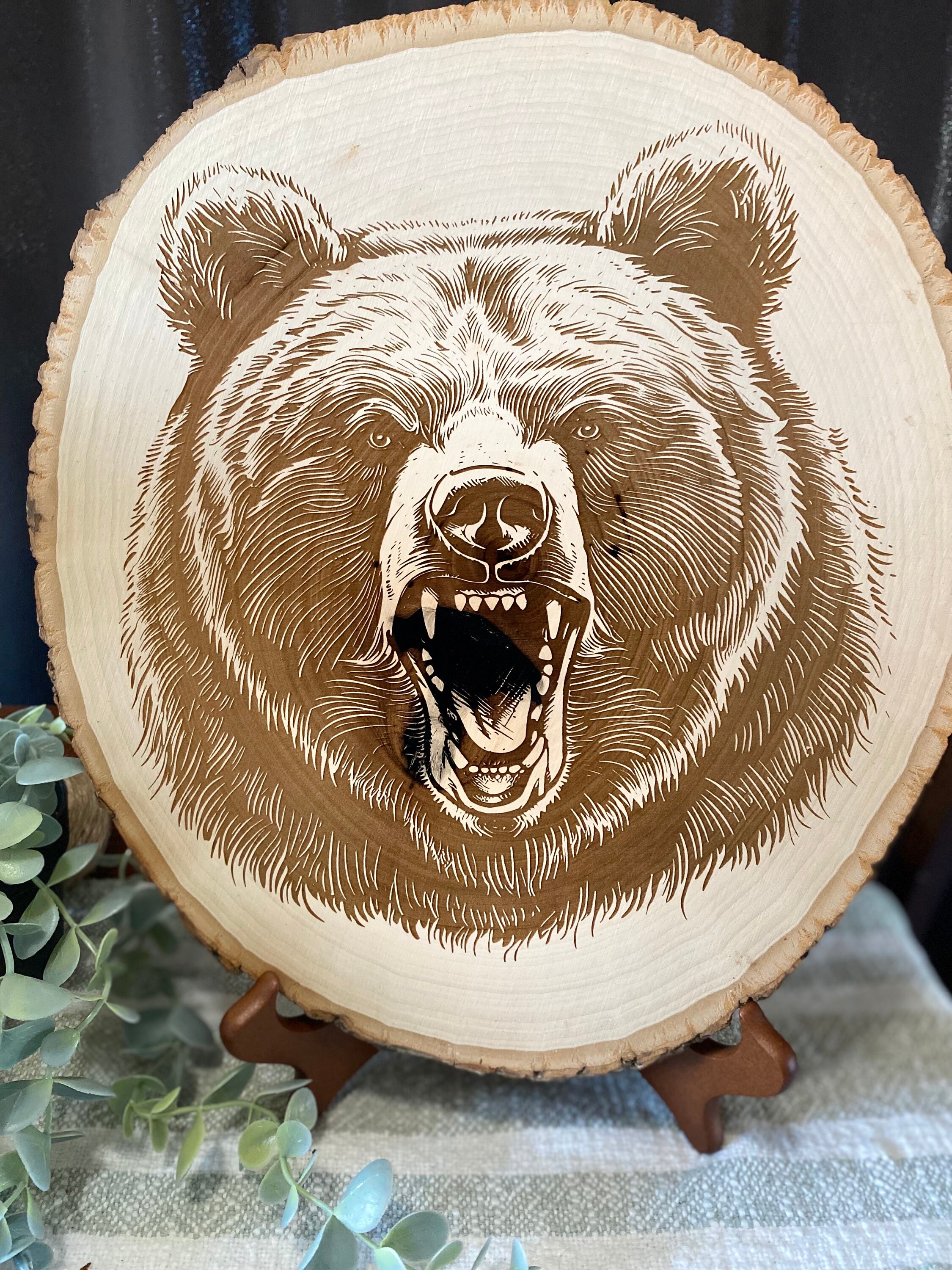 クマの木製壁飾り - 天然バスウッドアート - ユニーク - 木製キャビン