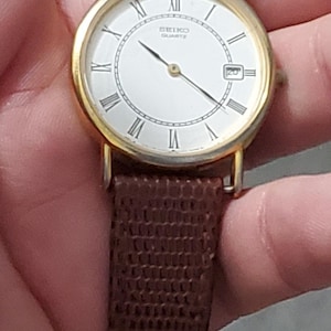 Very Rare 1990&#39;s Seiko Gold Unisex Slim Date Quartz Wristwatch