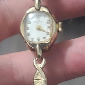 Rare Vintage 1950&#39;s Ladies&#39; Solar 14 Kt Gold Mechanical watch.