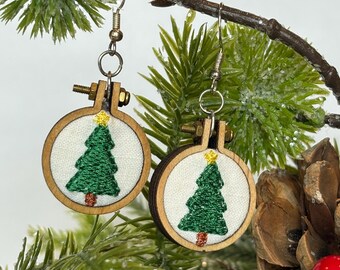 Geborduurde oorringen kerstboom, sterlingzilveren haken