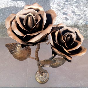 Forged rose sculpture, 2 roses, table decor, art object, 6th anniversary gift, anniversary steel, iron anniversary, wedding gift, sculpture
