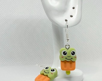 Pendientes de paleta de rana ensamblados a mano con ganchos hipoalergénicos Regalo único de joyería tonta para los amantes de las ranas Accesorio lúdico para los amantes de los animales