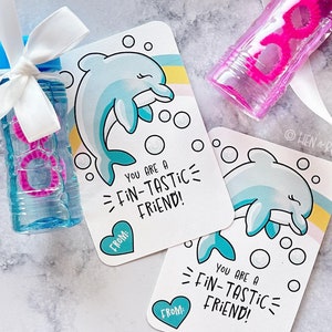 Carte de Saint-Valentin dauphin mignon imprimable, étiquette à bulles ami Fintastic, échange de cadeaux pour la classe d'enfants, étiquette de cadeau océan pastel, PDF girly