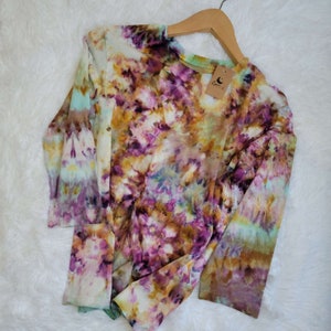 Size M Hand-Dyed 3/4 Sleeve T-shirt / Women&#39;s T-shirt / Women&#39;s Top / Blouse / Colorful T-shirt / Wearable Art / Bohemian shirt.