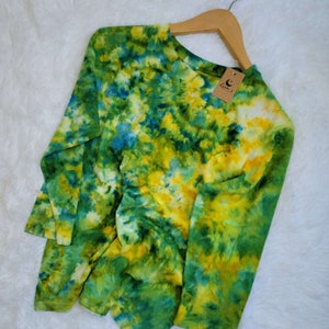 Size M Hand-Dyed 3/4 Sleeve T-shirt / Women&#39;s T-shirt / Women&#39;s Top / Blouse / Colorful T-shirt / Wearable Art / Bohemian shirt