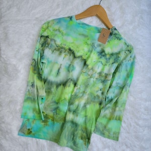 Size S Hand-Dyed 3/4 Sleeve T-shirt / Women&#39;s T-shirt / Women&#39;s Top / Blouse / Colorful T-shirt / Wearable Art / Bohemian shirt