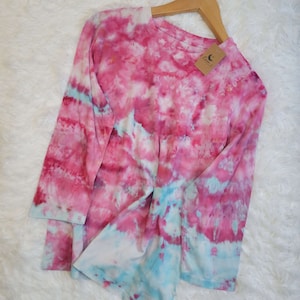 Size L Hand-Dyed 3/4 Sleeve T-shirt / Women&#39;s T-shirt / Women&#39;s Top / Blouse / Colorful T-shirt / Wearable Art / Bohemian shirt