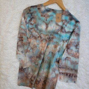 Size L Hand-Dyed 3/4 Sleeve T-shirt / Women&#39;s T-shirt / Women&#39;s Top / Blouse / Colorful T-shirt / Wearable Art / Bohemian shirt