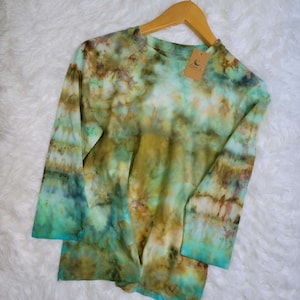 Size S Hand-Dyed 3/4 Sleeve T-shirt / Women&#39;s T-shirt / Women&#39;s Top / Blouse / Colorful T-shirt / Wearable Art / Bohemian shirt