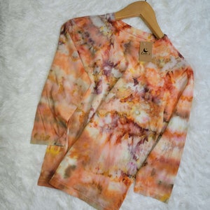 Size S Hand-dyed 3/4 Sleeve Women&#39;s T-shirt / Women&#39;s T-shirt / Women&#39;s Top / Blouse / Colorful T-shirt / Wearable Art / Bohemian shirt