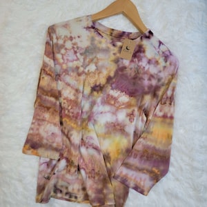 Size M Hand-Dyed 3/4 Sleeve T-shirt / Women&#39;s T-shirt / Women&#39;s Top / Blouse / Colorful T-shirt / Wearable Art / Bohemian shirt