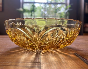 Anchor Hocking amber yellow pressed glass cameo and stars design serving bowl