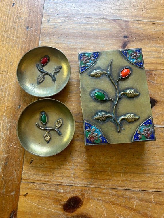 Pre-war China ornate brass box with 2 bowls with … - image 1